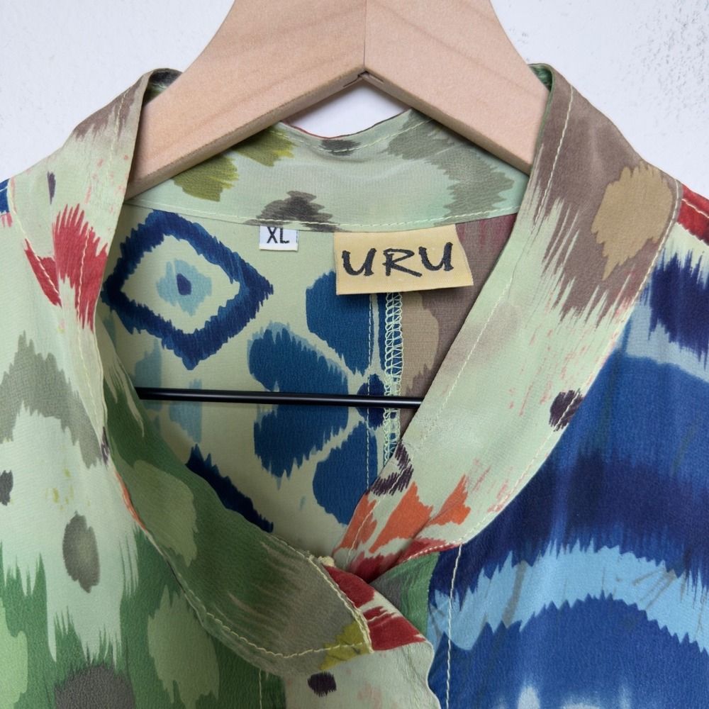 URU Women 100% SILK Button Down Top XL Ikat Abstract Patchwork Artsy Lagenlook - Picture 4 of 8